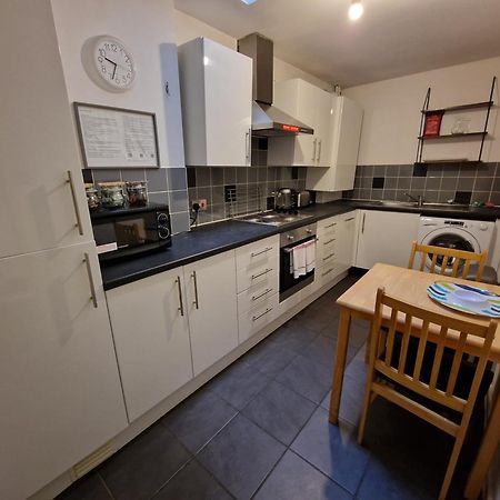 Portsmouth Road A Hotel Southampton Bagian luar foto
