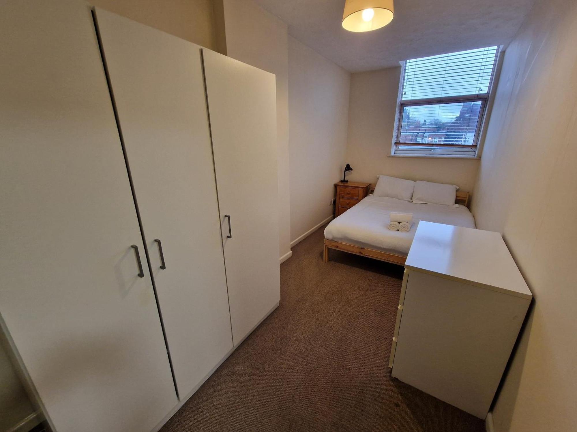 Portsmouth Road A Hotel Southampton Bagian luar foto